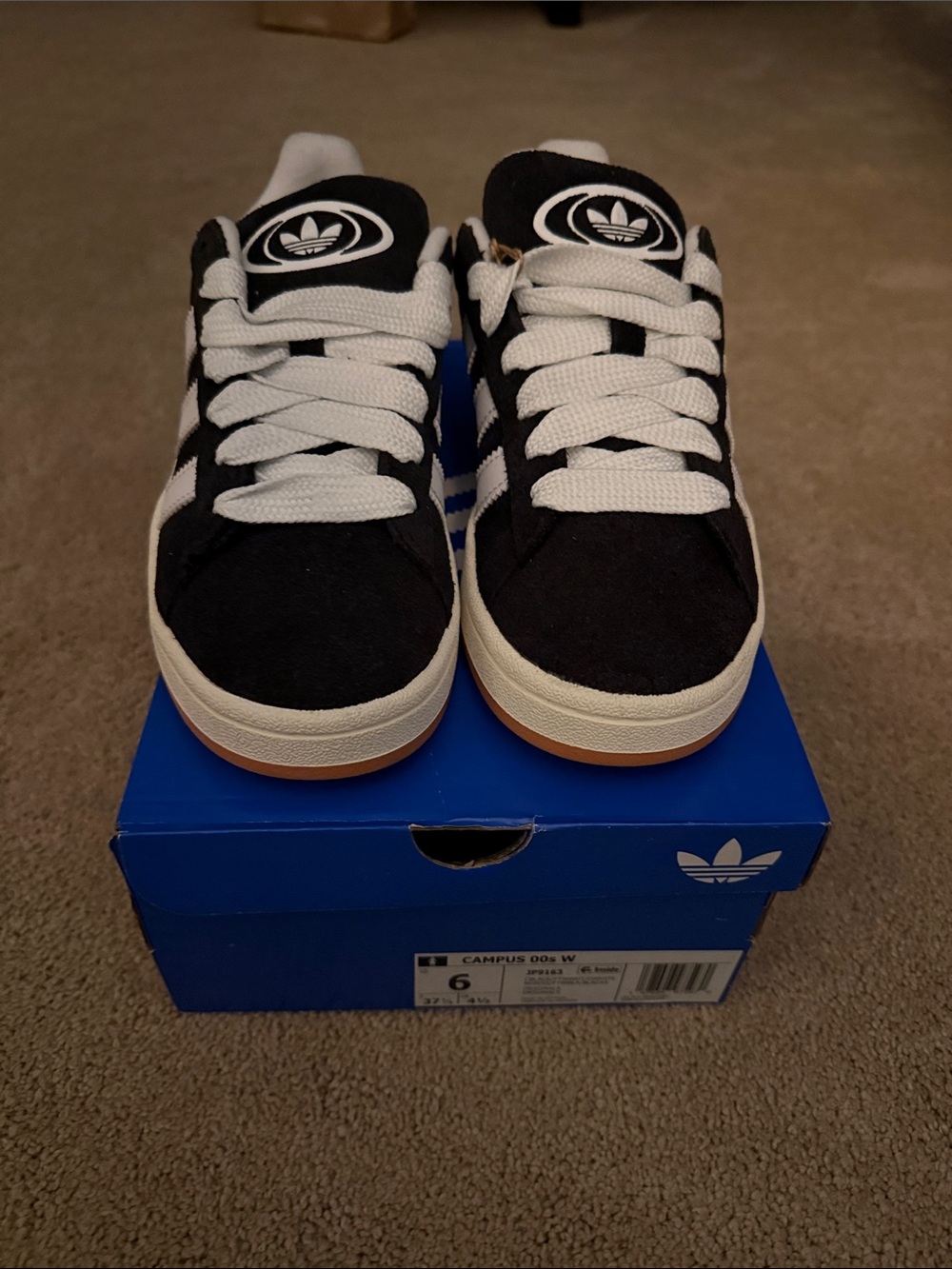 NIB Adidas women’s Black and White Campus Sneakers